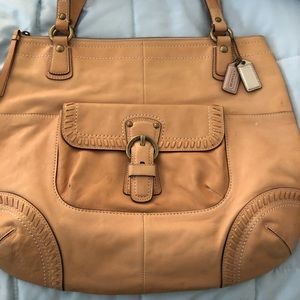 Pretty Coach leather hand bag / shoulder bag.